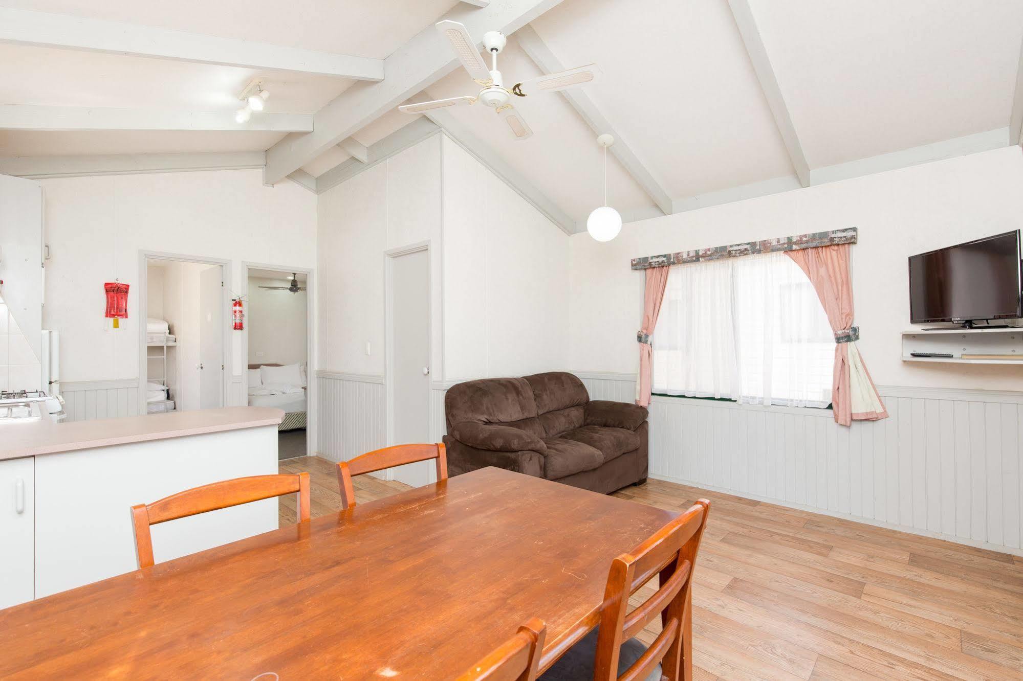 Nrma Mildura Riverside Holiday Park Bagian luar foto